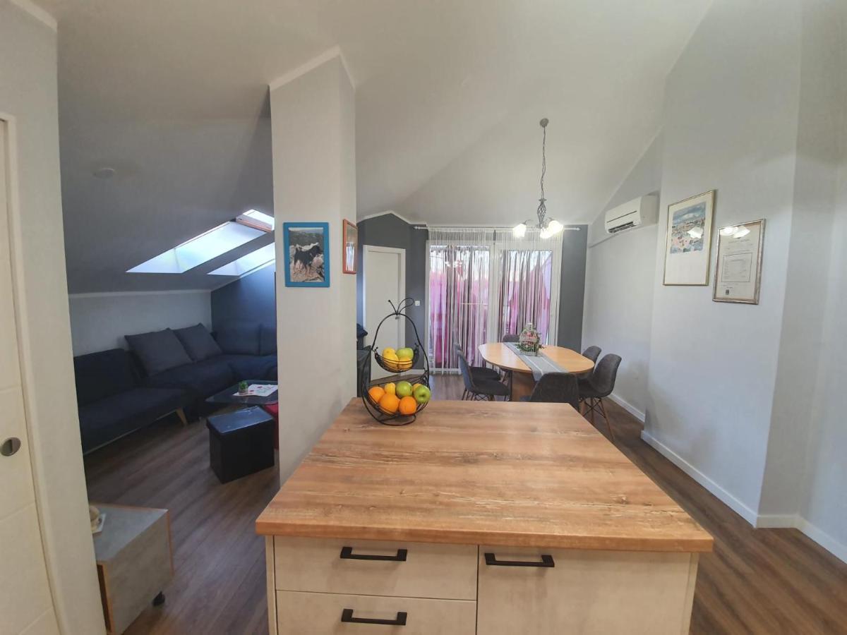 Apartment D Free Parking & Wifi, Walking Distance To Centrum Zadar Bagian luar foto