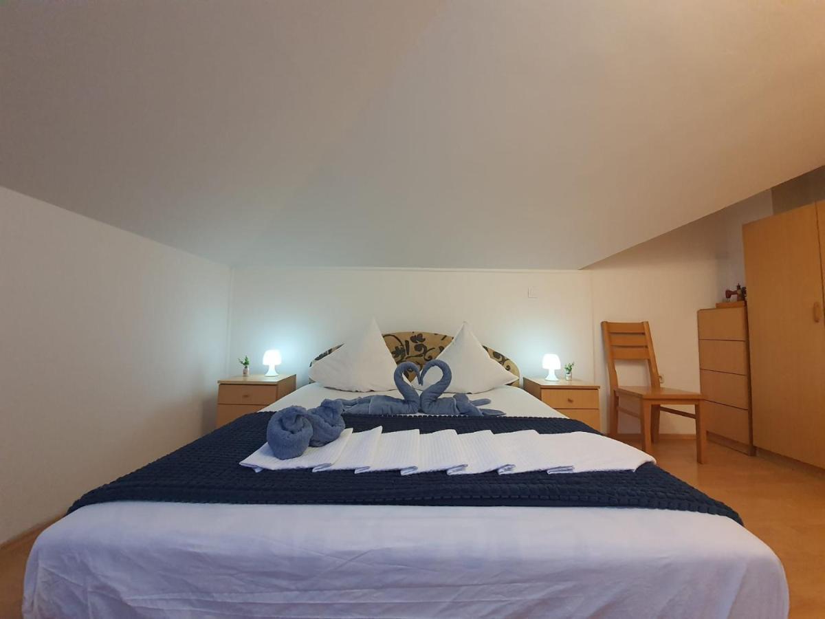 Apartment D Free Parking & Wifi, Walking Distance To Centrum Zadar Bagian luar foto