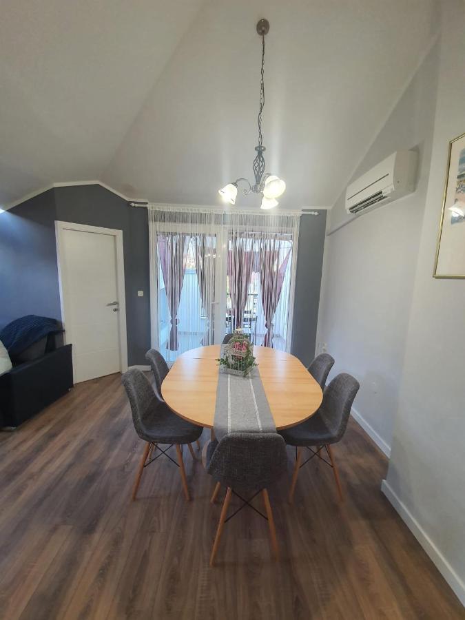Apartment D Free Parking & Wifi, Walking Distance To Centrum Zadar Bagian luar foto