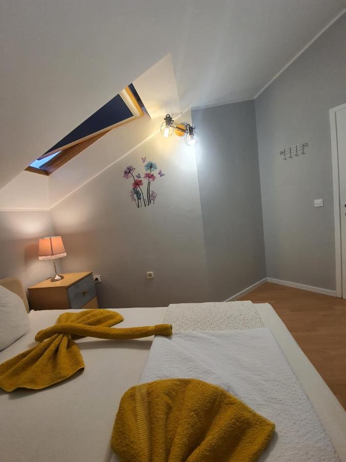 Apartment D Free Parking & Wifi, Walking Distance To Centrum Zadar Bagian luar foto